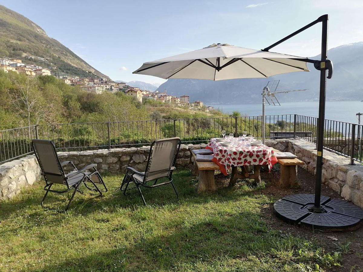 Casa Sasso Διαμέρισμα Tavernola Bergamasca Εξωτερικό φωτογραφία